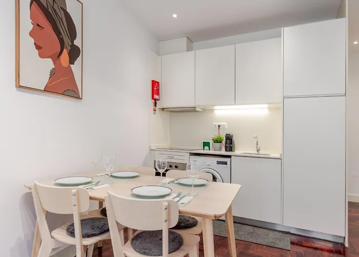 Renovated & Quiet 1-Bedroom In Santa Catarina