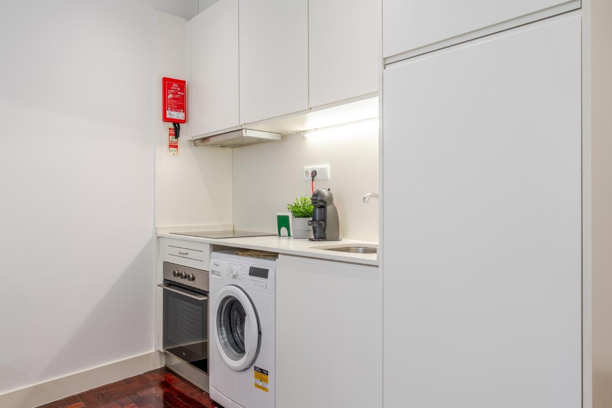 Renovated & Quiet 1-bedroom In Santa Catarina Apartment