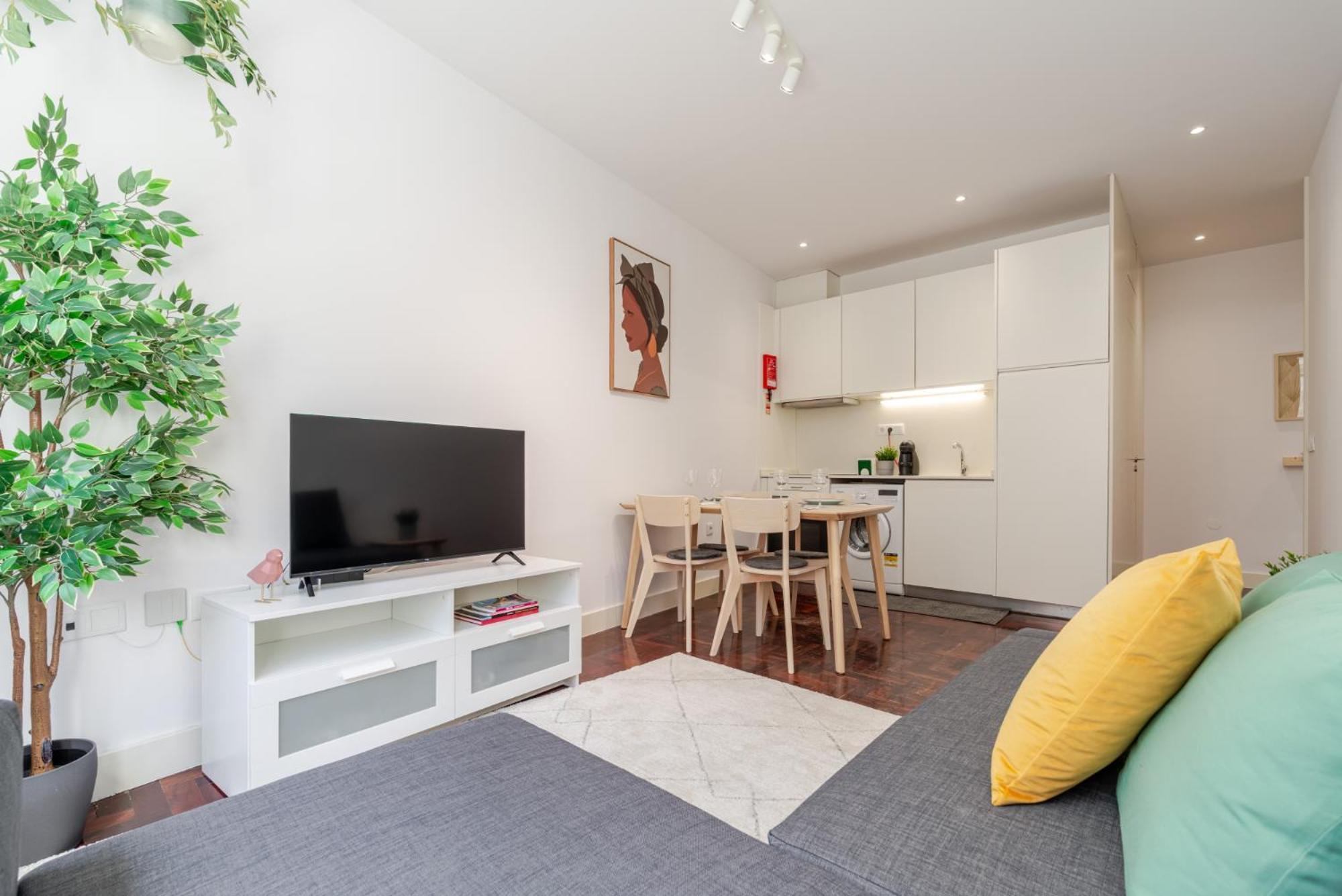 Apartment Renovated & Quiet 1-bedroom In Santa Catarina *